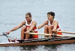 Silken Laumann (gauche) et Kay Worthington du Canada participent  l'preuve du deux d'aviron fminin aux Jeux olympiques de Soul de 1988. (PC Photo/AOC)