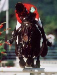 Laura Tidball-Balisky du Canada monte Lavindel 48 lors d'une preuve de sports questres aux Jeux olympiques de Soul de 1988. (PC Photo/AOC)