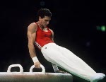 Lorne Bobkin du Canada participe  une preuve de gymnastique aux Jeux olympiques de Soul de 1988. (PC Photo/AOC)