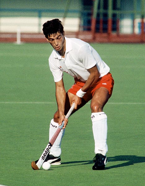 Canada's Pat Caruso plays field hockey at the 1988 Seoul Olympic Games. (CP Photo/ COA/ T. Grant)