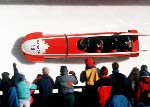 David Leuty et Kevin Tyler du Canada participent  l'preuve de bobsleigh  deux aux Jeux olympiques d'hiver de Calgary de 1988. (PC Photo/AOC)