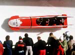 David Leuty et Kevin Tyler du Canada participent  l'preuve de bobsleigh  deux aux Jeux olympiques d'hiver de Calgary de 1988. (PC Photo/AOC)