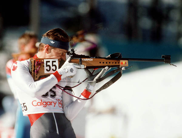 Ken Karpoff du Canada participe au biathlon aux Jeux olympiques d'hiver de Calgary de 1988. (Photo PC/AOC)