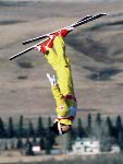 Chris Simboli du Canada participe  l'preuve de sauts lors des comptitions de ski acrobatique aux Jeux olympiques d'hiver de Calgary de 1988. (Photo PC/AOC)