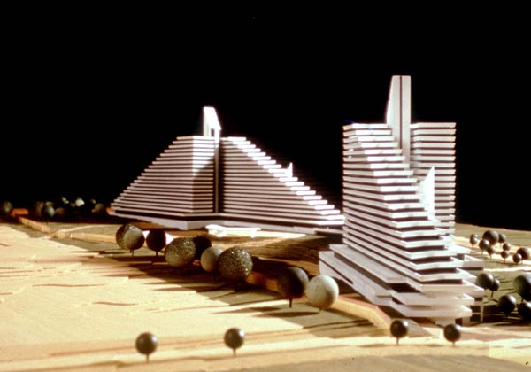 Cette photo montre un modle  chelle rduite du Village olympique construit pour les Jeux olympiques de Montral de 1976. (Photo PC/AOC)