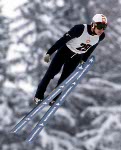Ron Richards du Canada prend part au saut  ski aux Jeux olympiques d'hiver de Sarajevo de 1984. (Photo PC/AOC)