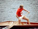 Larry Cain du Canada (gauche) clbre aprs avoir remport une mdaille d'argent en cano aux Jeux olympiques de Los Angeles de 1984. (Photo PC/AOC)