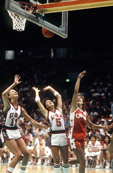 Canada's Lynn Polson (right) plays basketball against the United States at the 1984 Olympic Games in Los Angeles. (CP PHOTO/COA/BB)