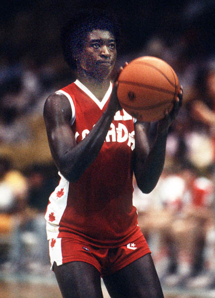 Canada's Sylvia Sweeney playing basketball at the 1984 Olympic Games in Los Angeles. (CP PHOTO/COA/JM)