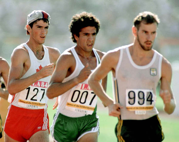 Franois Lapointe du Canada participe  une preuve de marche olympique aux Jeux olympiques de Los Angeles de 1984. (Photo PC/AOC)