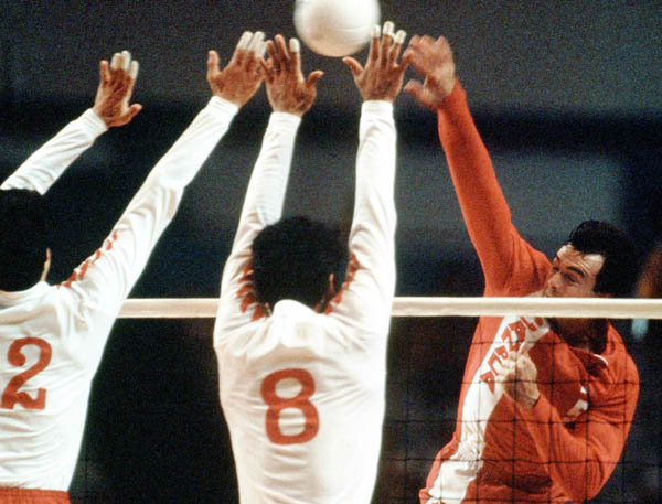 Canada's Paul Gratton (right) competes in the men's volleyball event at the 1984 Los Angeles Summer Olympic Games. (CP PHOTO/COA/Scott Grant)