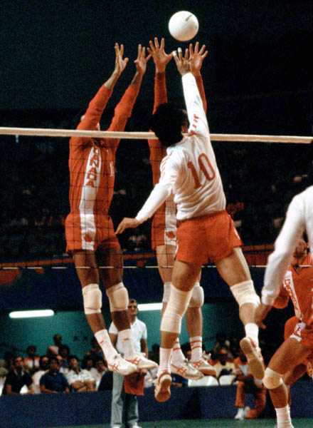 Canada's Grath Pischke (left) competes in the men's volleyball event at the 1984 Los Angeles Summer Olympic Games. (CP PHOTO/COA/Scott Grant)