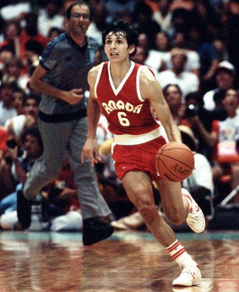 Canada's Eli Pasquale plays basketball at the 1984 Olympic Games in Los Angeles. (CP PHOTO/COA/J. Merrithew)