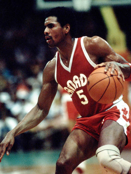 Canada's Tony Simms plays basketball at the 1984 Olympic Games in Los Angeles. (CP PHOTO/COA/J. Merrithew)
