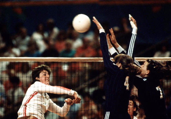 Canada's Dianne Ratnik (left) compete in the women's volleyball event at the 1984 Los Angeles Summer Olympic Games. (CP PHOTO/COA/Scott Grant)