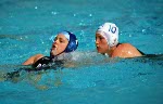 Ann Dow du Canada participe  un match prliminaire de waterpolo aux Jeux olympiques de Sydney de 2000. (Photo PC/AOC)