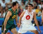 Canada's Andrew Mavis (left) lines-up for a shot during basketball action at the 2000 Sydney Olympic Games. (CP Photo/ COA)