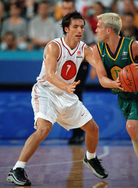 Canada's Steve Nash (7) participates in basketball action against Australia at the 2000 Sydney Olympic Games. (CP Photo/ COA)