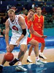 Canada's Steve Nash playing offence at the 2000 Sydney Olympic Games. (CP Photo/ COA)