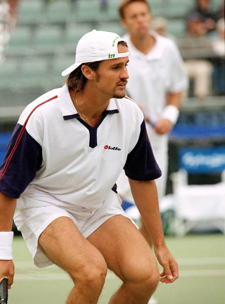 Sbastien Lareau du Canada participe  un match de tennis en double aux Jeux olympiques de Sydney 2000. (Photo PC/AOC)