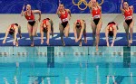 L'quipe de nage synchronise du Canada participe  une preuve lors des Jeux olympiques de Sydney de 2000. (Photo PC/AOC)