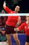 Bryan Moody du Canada participe  une preuve de badminton en double mixte aux Jeux olympiques de Sydney de 2000. (Photo PC/AOC)