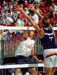 Mark Heese du Canada participe  un tournoi de volleyball de plage aux Jeux olympiques de Sydney de 2000. (Photo PC/AOC)