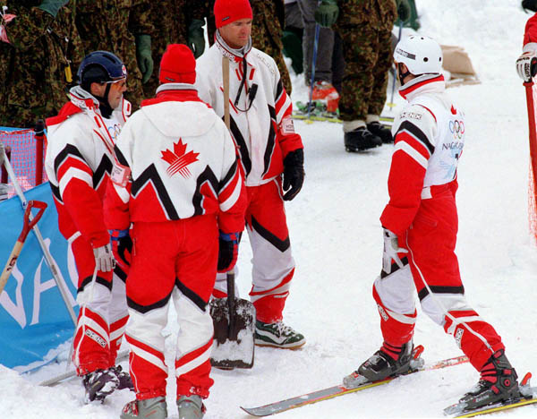 Canada's freestyle skiing team gathers at the 1998 Nagano Winter Olympic Games. (CP Photo/ COA/Mike Ridewood)