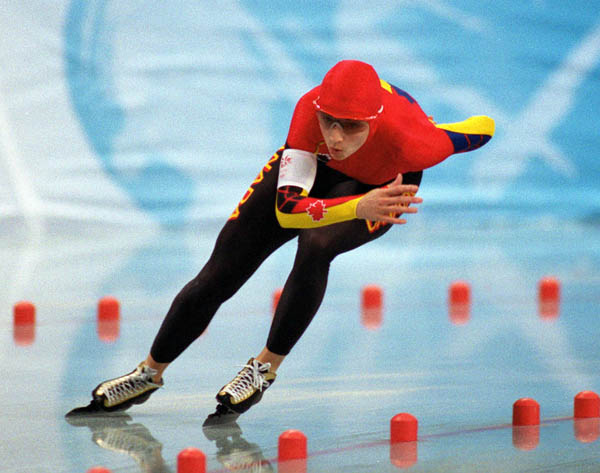 Canada's Susan Auch competes in the long track speed skating event at the 1998 Nagano Winter Olympic Games. (CP Photo/ COA/ Scott Grant)