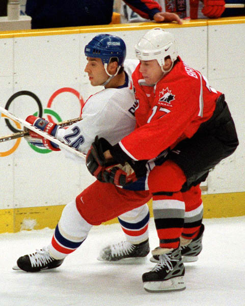 Canada's Rod Brind'Amour competes in hockey action against the Czech Republic at the 1998 Winter Olympics in Nagano. (CP Photo/COA/ F. Scott Grant )