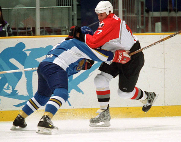 Canada's Rod Brind'Amour competes in hockey action against Kazakstan at the 1998 Winter Olympics in Nagano. (CP Photo/COA/ F. Scott Grant )