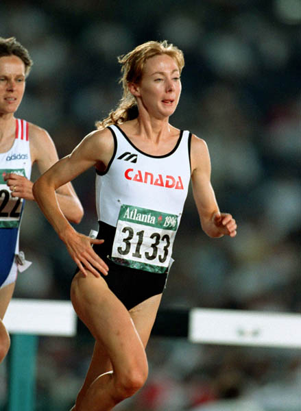 Canada's Robyn Meagher competes in the 5000m race at the 1996 Olympic games in Atlanta. (CP PHOTO/ COA/Claus Andersen)