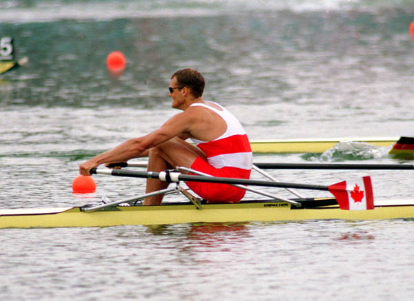 Derek Porter du Canada participe  une preuve d'aviron aux Jeux olympiques d'Atlanta de 1996. (Photo PC/AOC)