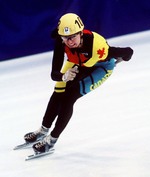 Sylvie Daigle du Canada participe  l'preuve de patinage de vitesse courte piste aux Jeux olympiques d'hiver de Lillehammer de 1994. (Photo PC/AOC)