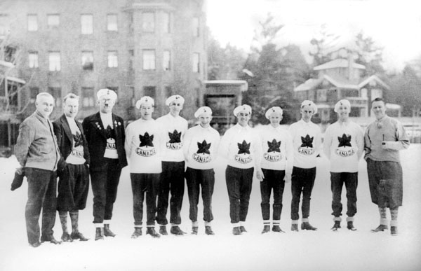 L'quipe masculine de ski du Canada participe aux Jeux olympiques d'hiver de Lake Placid de 1932. (Photo PC/AOC)