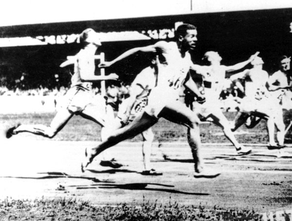 Canada's Phil Edwards (foreground) competes in an athletics event at the 1928 Amsterdam Olympics. (CP Photo/COA)