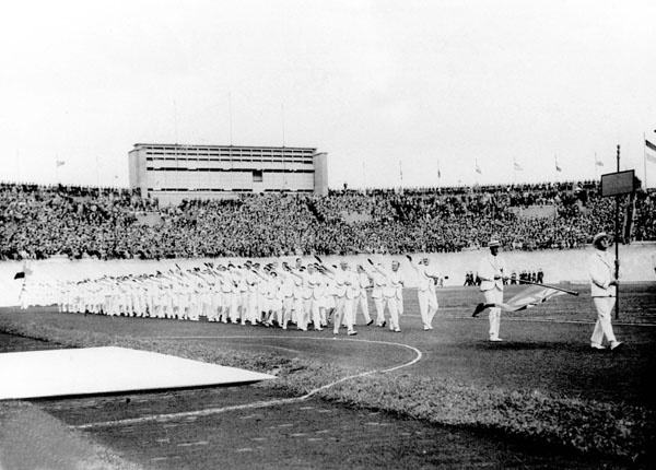 L'quipe olympique du Canada participe aux crmonies d'ouverture des Jeux olympiques d'Amsterdam de 1928. (Photo PC/AOC)