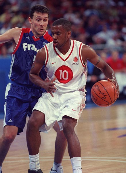 Canada's Greg Francis with the ball at the 2000 Sydney Olympic Games. (CP Photo/ COA)