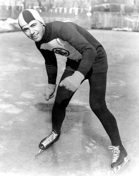 Frank Stack du Canada participe  une preuve de patinage de vitesse aux Jeux olympiques d'hiver de Lake Placid de 1932. Stack a remport la mdaille de bronze au 10 000 m. (Photo PC/AOC)