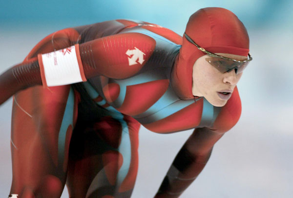 Catriona Le May Doan of Saskatoon skates to the gold medal in the women's 500 metre speed skating event at the Winter Olympics in Salt Lake City, Thurs., Feb. 14, 2002. (CP PHOTO/COA-Mike Ridewood)