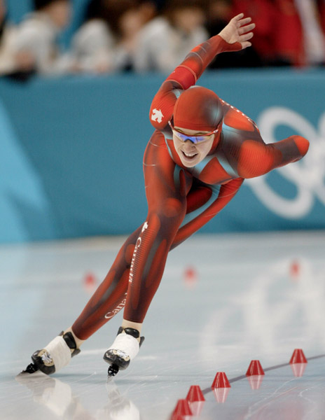 Clara Hughes skates to the bronze medal in the women's 5,000 metre long track speed skating race at the Winter Olympics in Salt Lake City, Utah, Sat., Feb. 23, 2002 . (CP PHOTO/COA/Mike Ridewood)