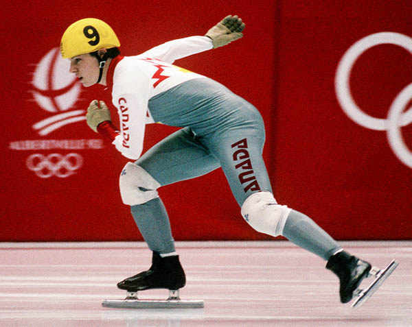 Annie Perreault du Canada participe  une preuve de patinage de vitesse courte piste aux Jeux olympiques d'hiver d'Albertville de 1992. (Photo PC/AOC)