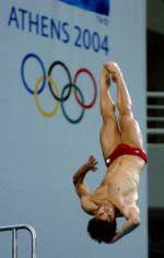 Alexandre Despatie and Philippe Comtois before a dive during the 10m synchronised diving at the Athens 2004 Summer Olympic Games August 14, 2004. (CP PHOTO 2004/Andre Forget/COC)