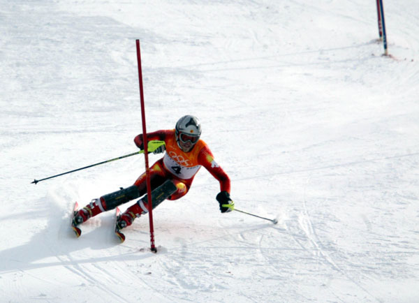 Canadian Jean-Philippe Roy races down the Slalom course during the Men's Combined in Snow Basin, Wednesday Feb. 13, at the 2002 Olympic Winter  Games. (CP Photo/COA/Andre Forget).