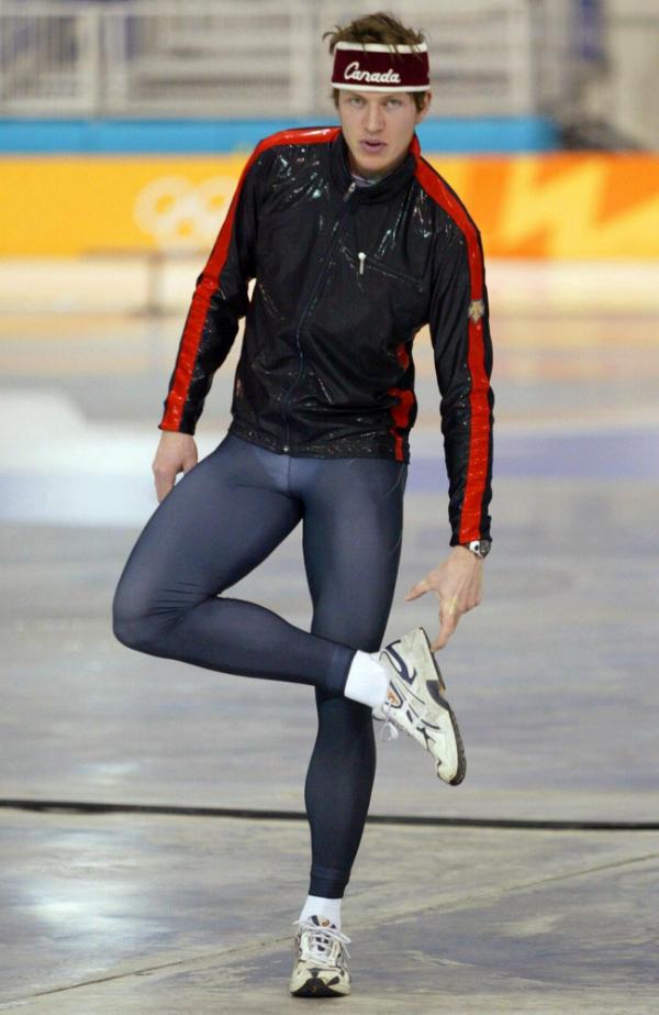 Canada's Jeremy Wotherspoon of Red Deer, Alta. warms up in the centre of the speed skating oval during Olympic training in Salt Lake City, Thurs., Feb. 7, 2002. (CP PHOTO/HO/COA/Mike Ridewood)