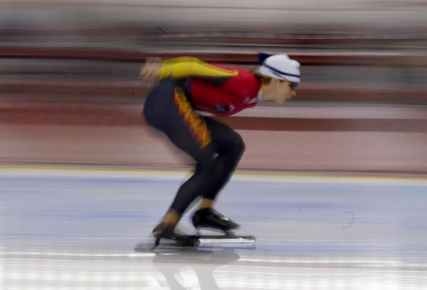 Canada's Catriona Le May Doan of Saskatoon glides around the ice during Olympic speed skating training at the Salt Lake City 2002 Winter Olympics, Thurs., Feb. 7, 2002. (CP PHOTO/HO/COA/Mike Ridewood)
