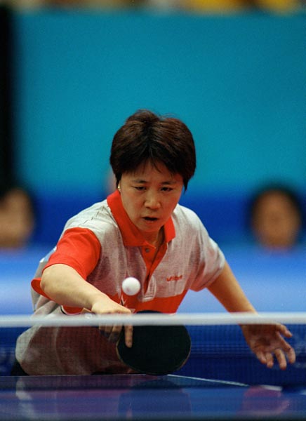 Canada's Lijuan Geng plays table tennis at the Sydney 2000 Olympic Games(CP PHOTO/ COA)