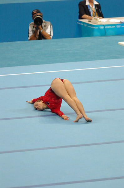 Canada's Kate Richardson of Coquitlam, B.C. performs during the floor exercise final at the 2004 Summer Olympic Games in Athens, Greece, Monday, August 23, 2004. Richardson finished seventh. (CP PHOTO/COC/Andre Forget)