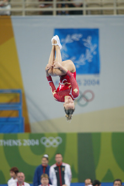 Canada's Karen Cockburn of Toronto in her silver medal performance in women's trampoline at the Olympic Games in Athens on Friday, August 20, 2004. (CP PHOTO)2004(COC-Mike Ridewood)