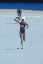 La canadienne Jill Savege de Penticton, C-B a termin 39e au triathlon fminin aux Jeux olympiques  Athnes le mercredi 25 aot 2004.  (CP PHOTO/COC/Andre Forget)